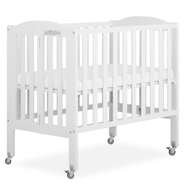 Dream On Me 2-in-1 Folding Portable Compact Mini Baby Crib in White, GreenGuard Gold & BSA, US Patented Flat Folding System, Locking Wheels,1″ Mattress Pad, Space-Saving Quck Fold Easy Storage