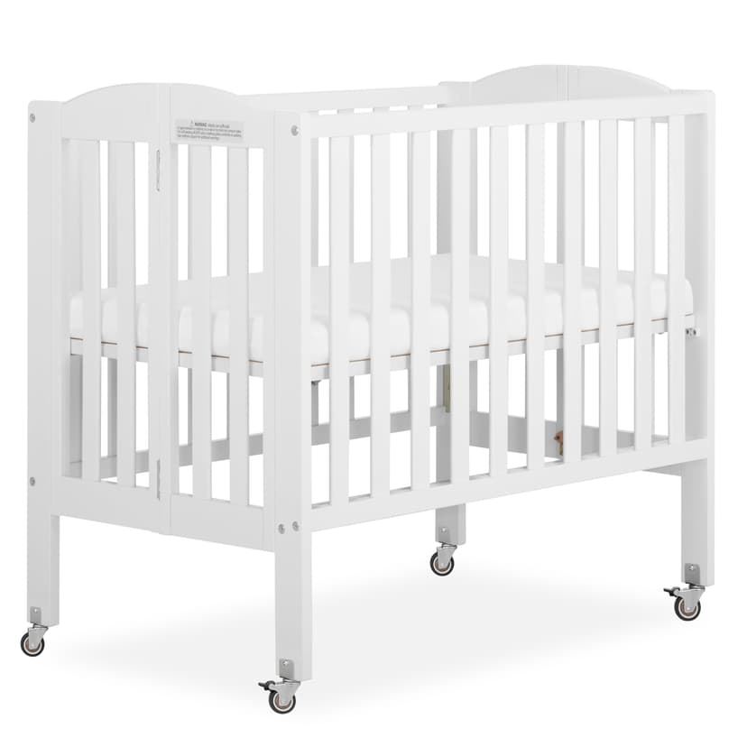 Dream On Me 2-in-1 Folding Portable Compact Mini Baby Crib in White, GreenGuard Gold & BSA, US Patented Flat Folding System, Locking Wheels,1″ Mattress Pad, Space-Saving Quck Fold Easy Storage