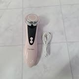 Pormira Electronic light therapy apparatus for the skin – Facial skin rejuvenation and skin care infusion device
