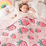 Uttermara Weighted Blanket 3lbs, Cozy Minky Weighted Blankets with Cartoon Patterns, Reversible Washable Heavy Blanket Great for Sleeping, 36x48 inches, Pink Strawberry